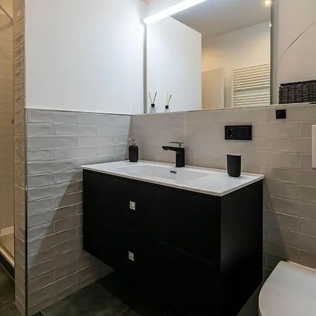 With 2 Bedrooms Holiday home