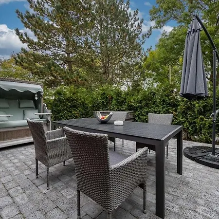 With 2 Bedrooms Holiday home